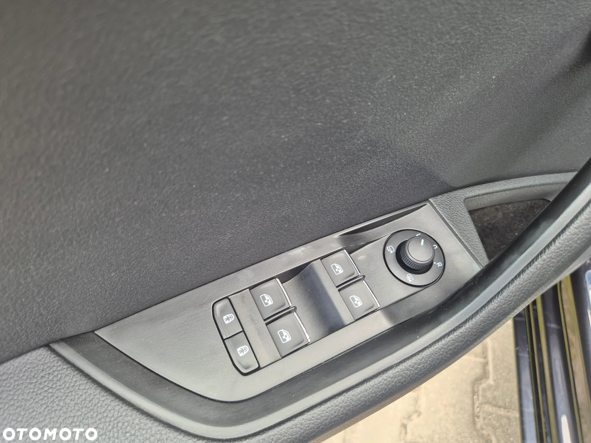 Skoda Superb 2.0 TDI SCR Style DSG - 25