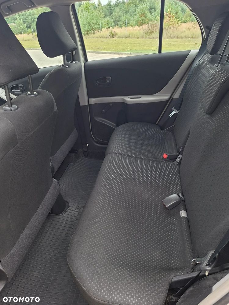 Toyota Yaris 1.33 Active - 9