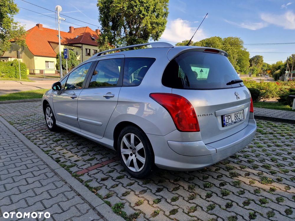 Peugeot 308 2011 photo 3