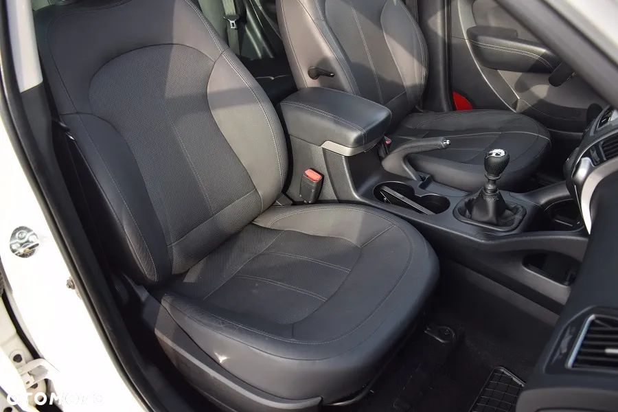 Hyundai ix35 2.0 CRDi 4WD Premium - 14