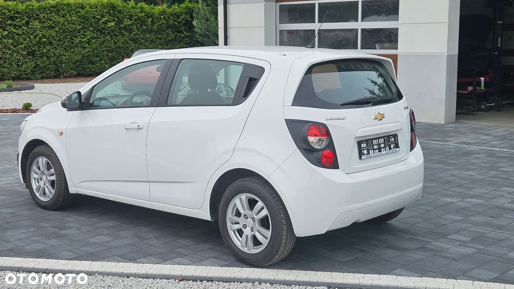 Chevrolet Aveo 1.2 LT - 11