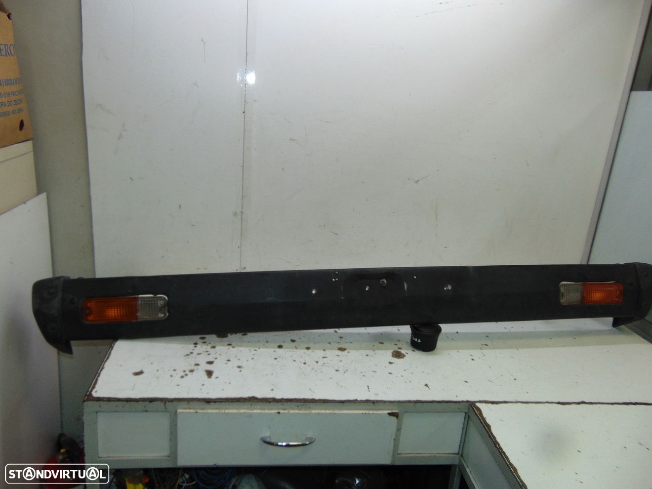 Datsun urvan para-choques - 1
