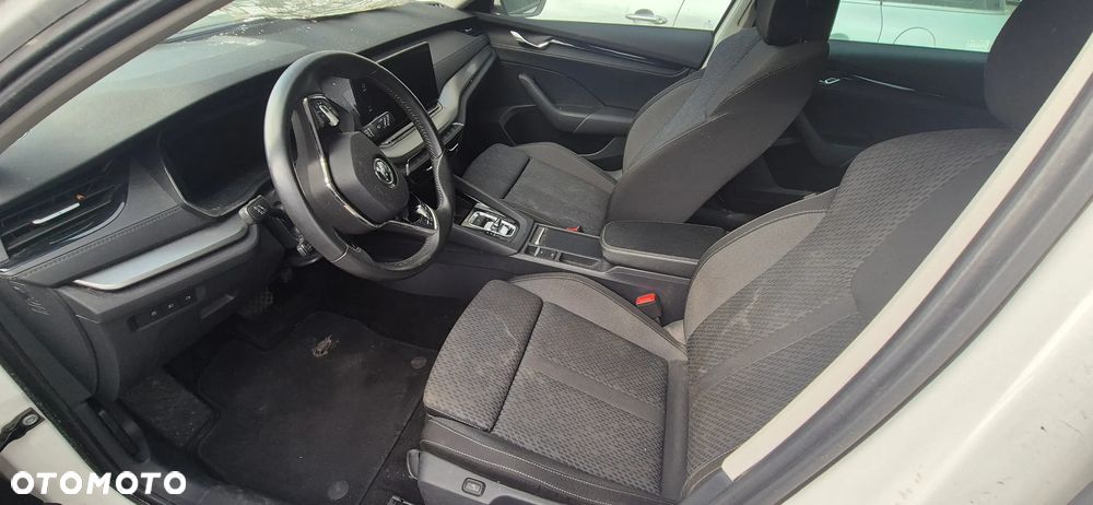 Skoda Octavia 2.0 TDI Edition 130 Selection DSG - 22