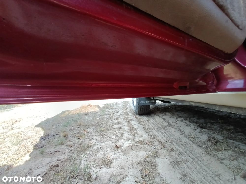 Ford Explorer Standard - 15