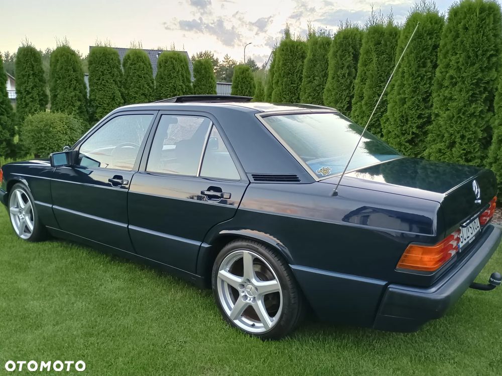Mercedes-Benz W201 (190) - 3