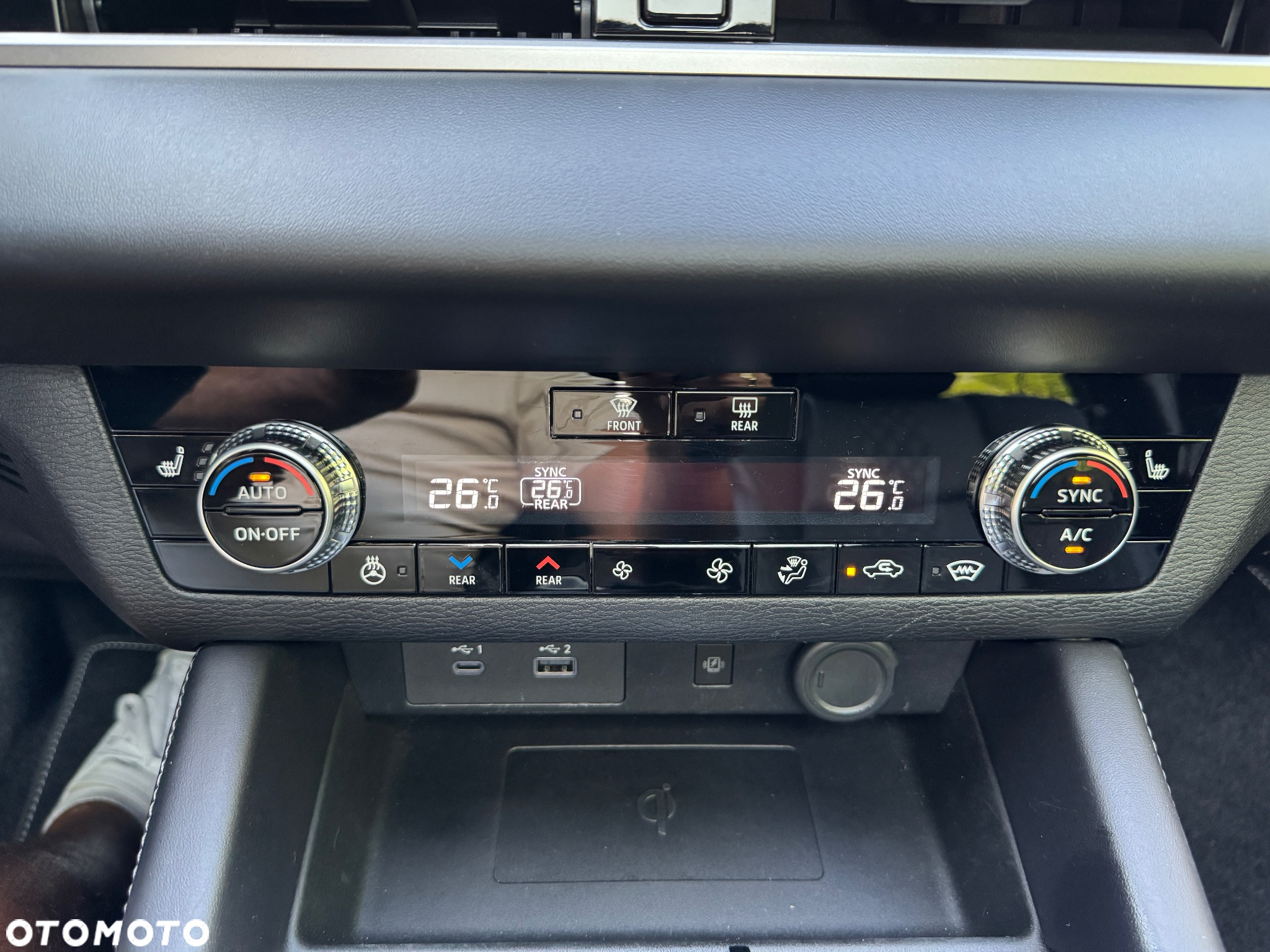 Mitsubishi Outlander 2.4 4WD Plug-In Hybrid - 36