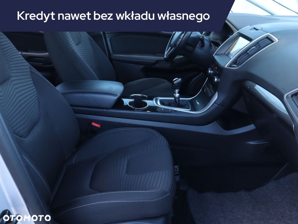 Ford S-Max - 11
