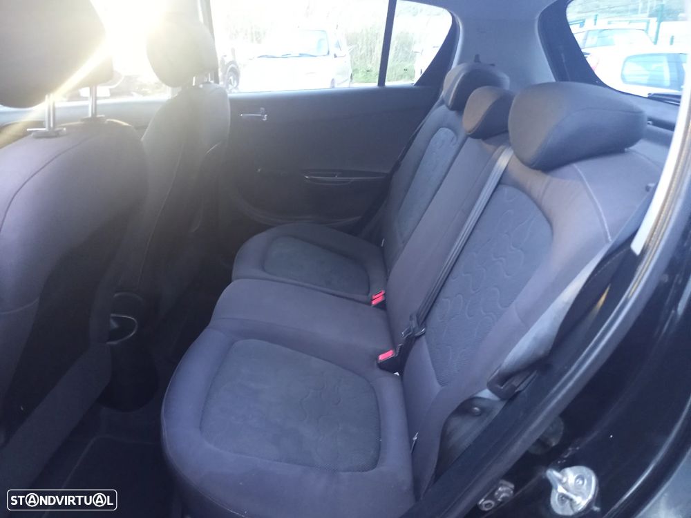 Hyundai i20 1.2 Comfort ESP - 21