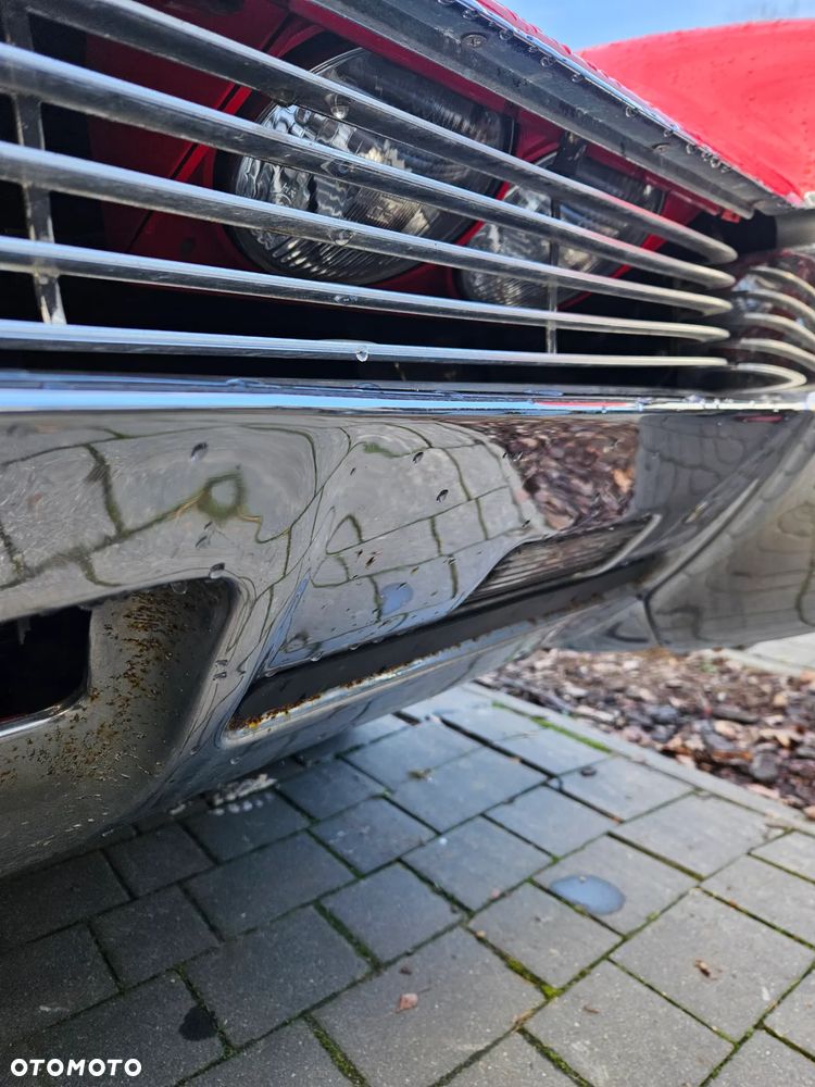 Oldsmobile Toronado - 11