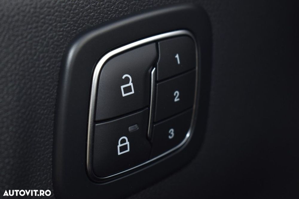 Ford Kuga 2.5 Duratec FWD PHEV ST-Line X - 26