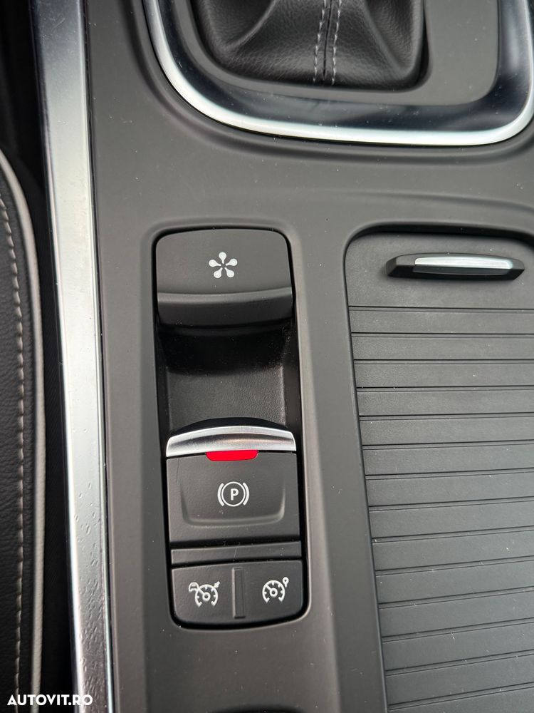 Renault Megane ENERGY dCi 110 EDC BOSE EDITION - 14