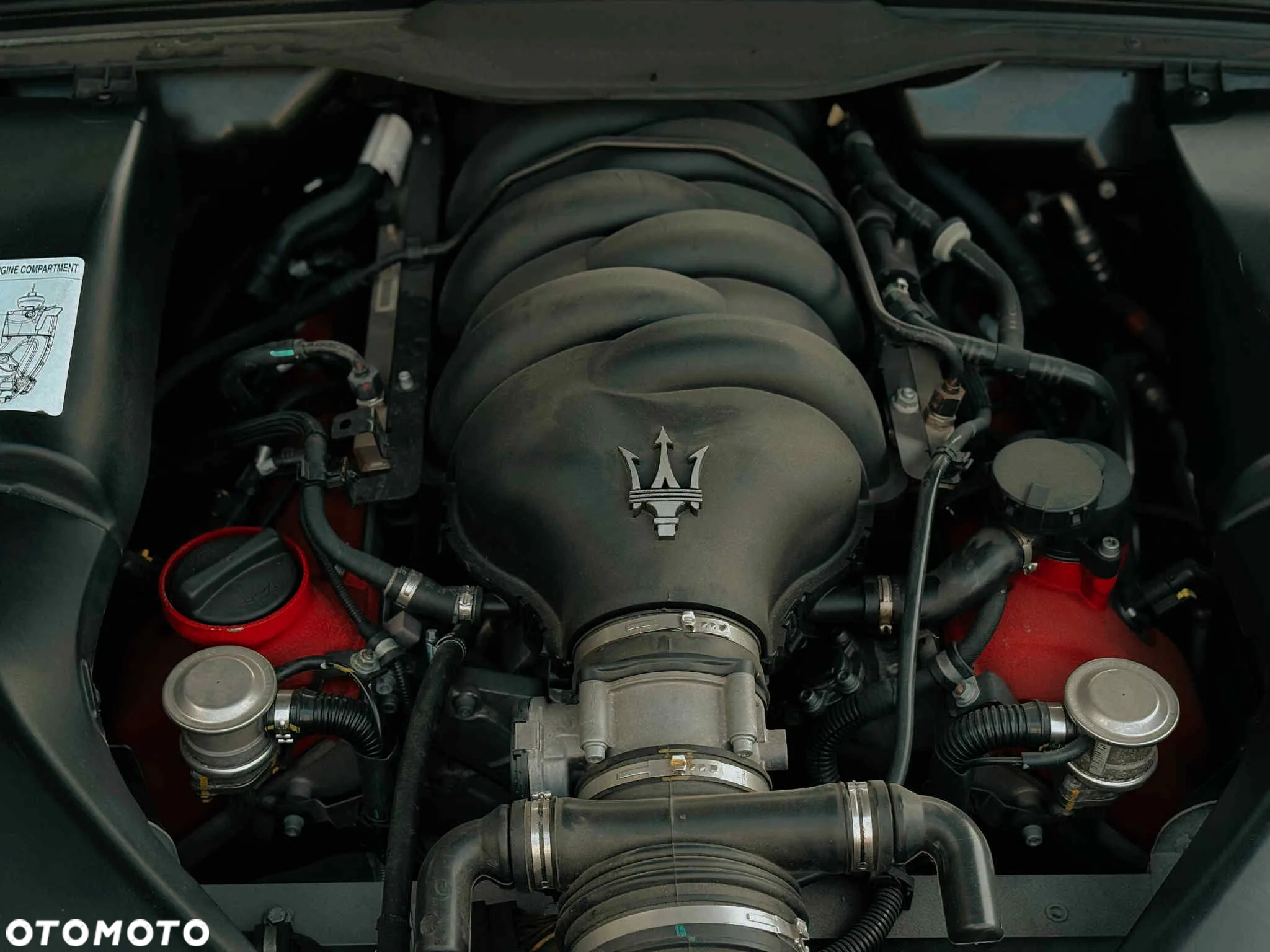 Maserati GranTurismo S Automat - 23