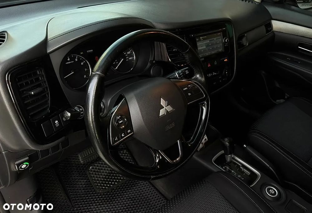 Mitsubishi Outlander - 7