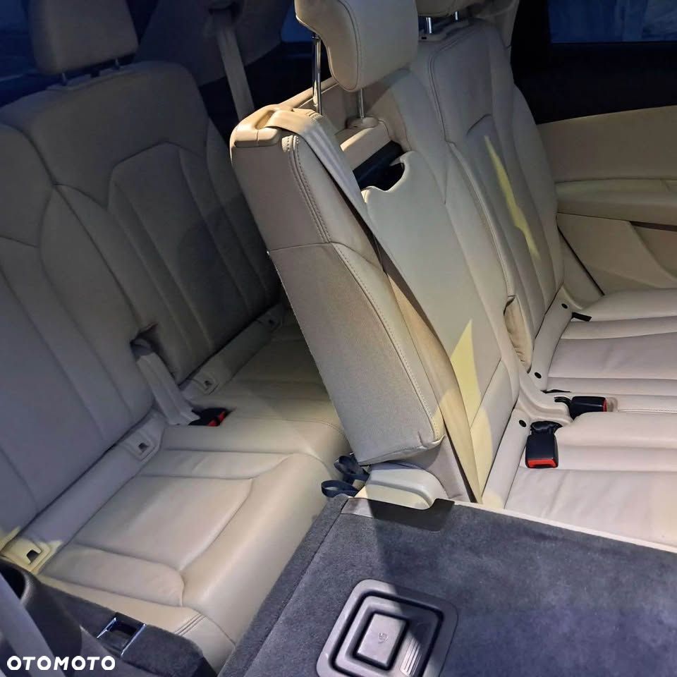 Audi Q7 - 12