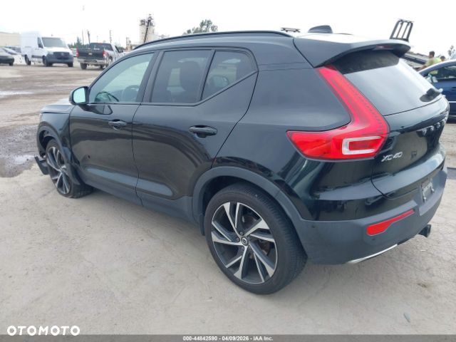 Volvo XC 40 T5 AWD Geartronic R-Design - 3