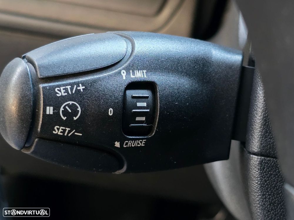 Peugeot 208 1.2 PureTech Active - 19