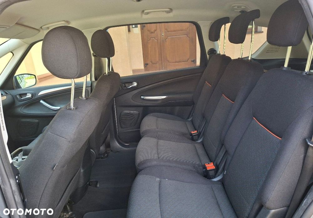 Ford S-Max - 18