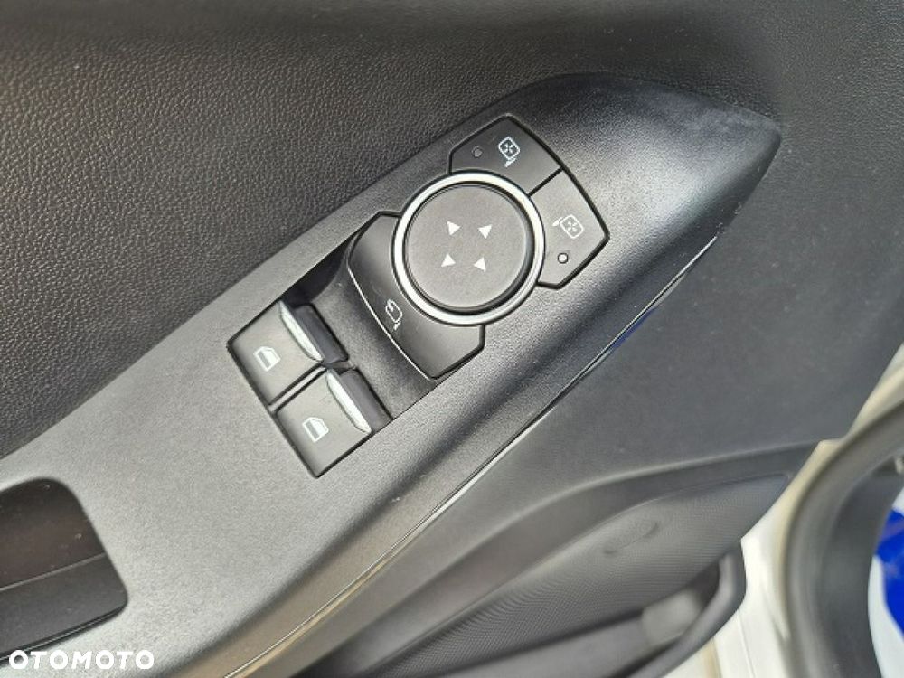 Ford Fiesta - 24
