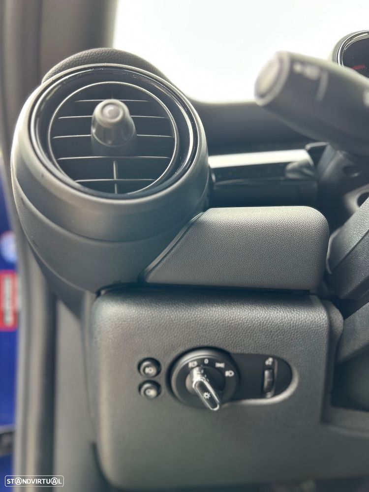MINI 3 Portas Cooper D Aut. - 23