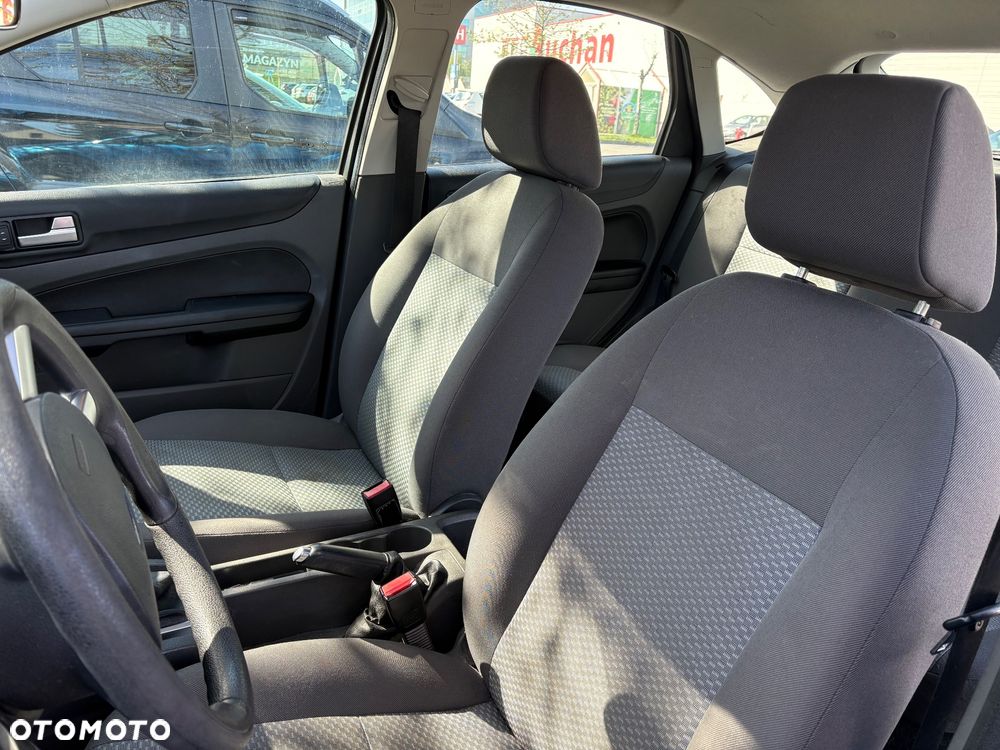 Ford Focus 1.6 16V Ambiente - 10