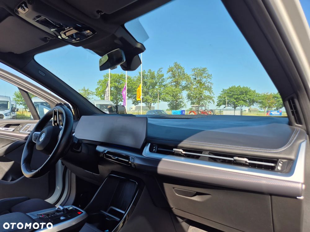 BMW Seria 2 218d - 9