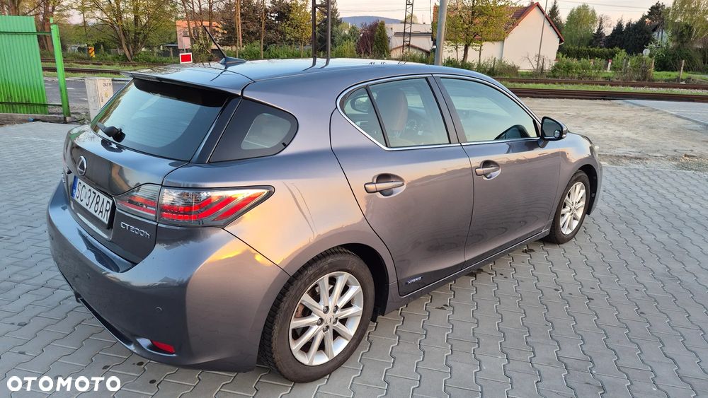 Lexus CT 200h Prestige - 10