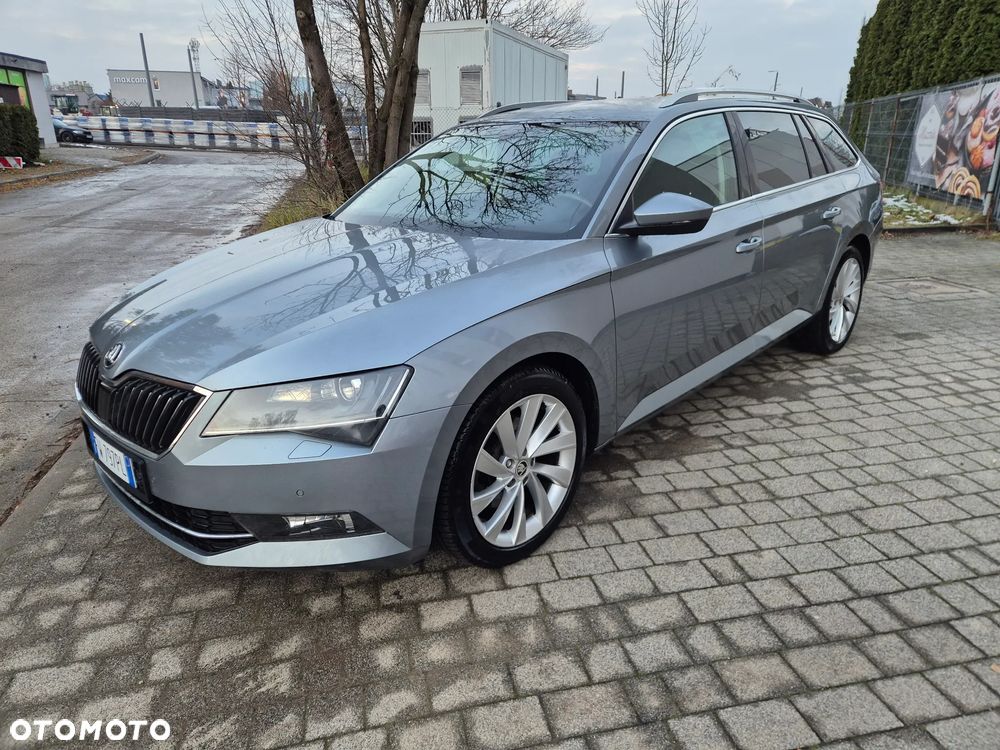 Skoda Superb 2.0 TDI DSG Ambition - 1
