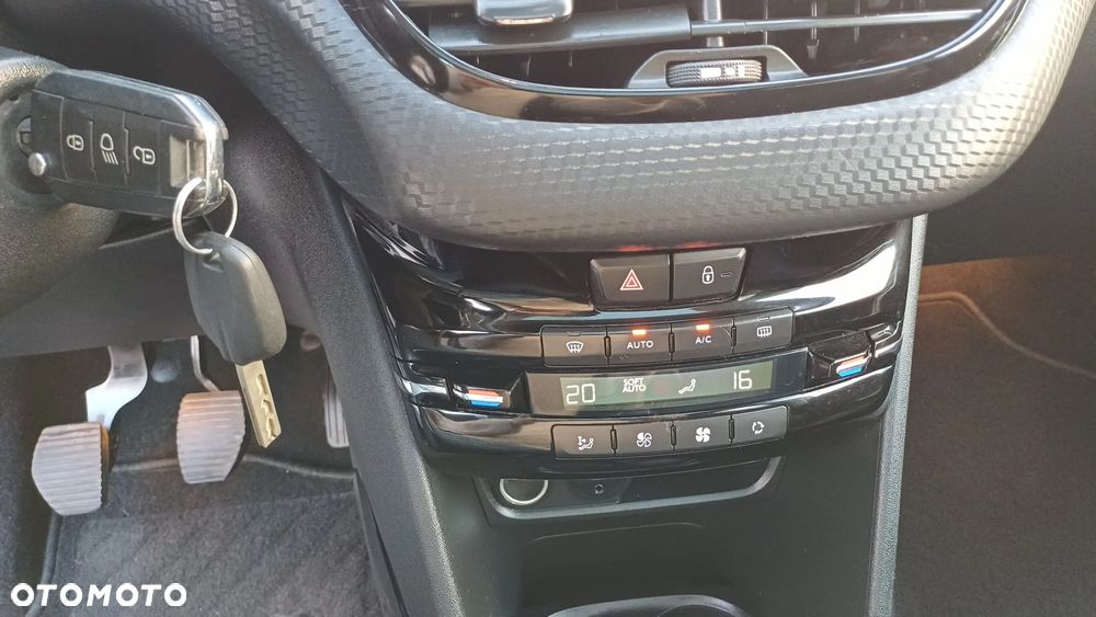 Peugeot 2008 PureTech 110 Stop&Start Business-Line - 22