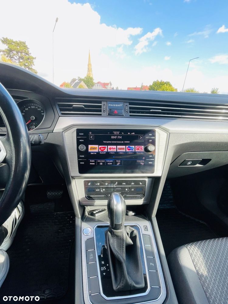 Volkswagen Passat Variant 2.0 TDI SCR DSG Elegance - 28