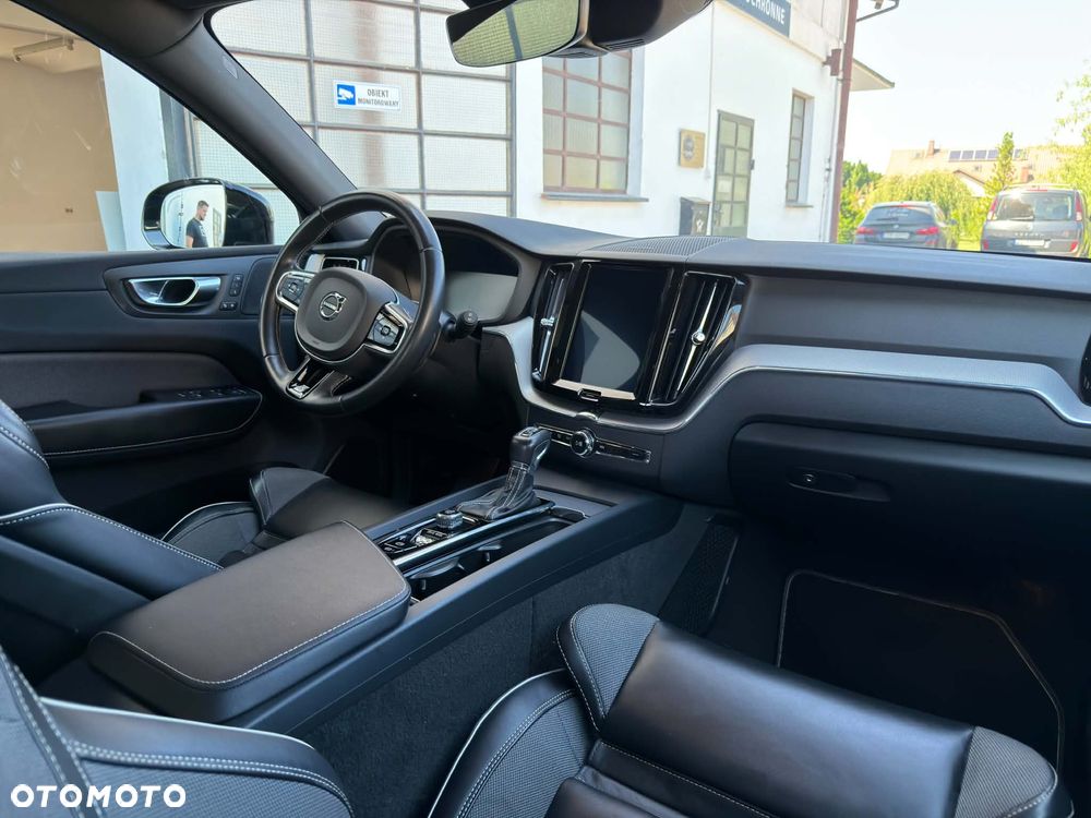 Volvo XC 60 T4 R-Design - 13