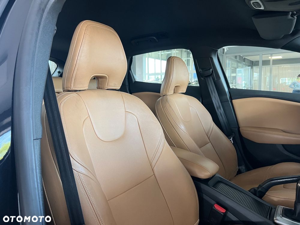 Volvo V40 Cross Country D3 Drive-E Summum - 32
