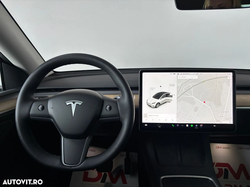 Tesla Model Y Long Range Dual Motor AWD - 11