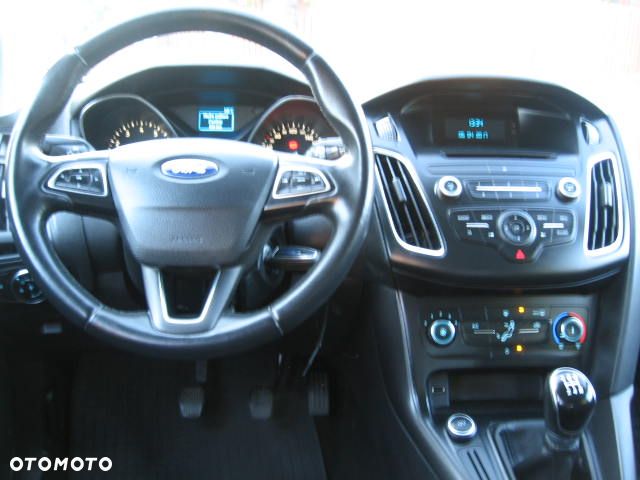 Ford Focus 1.6 Trend - 14