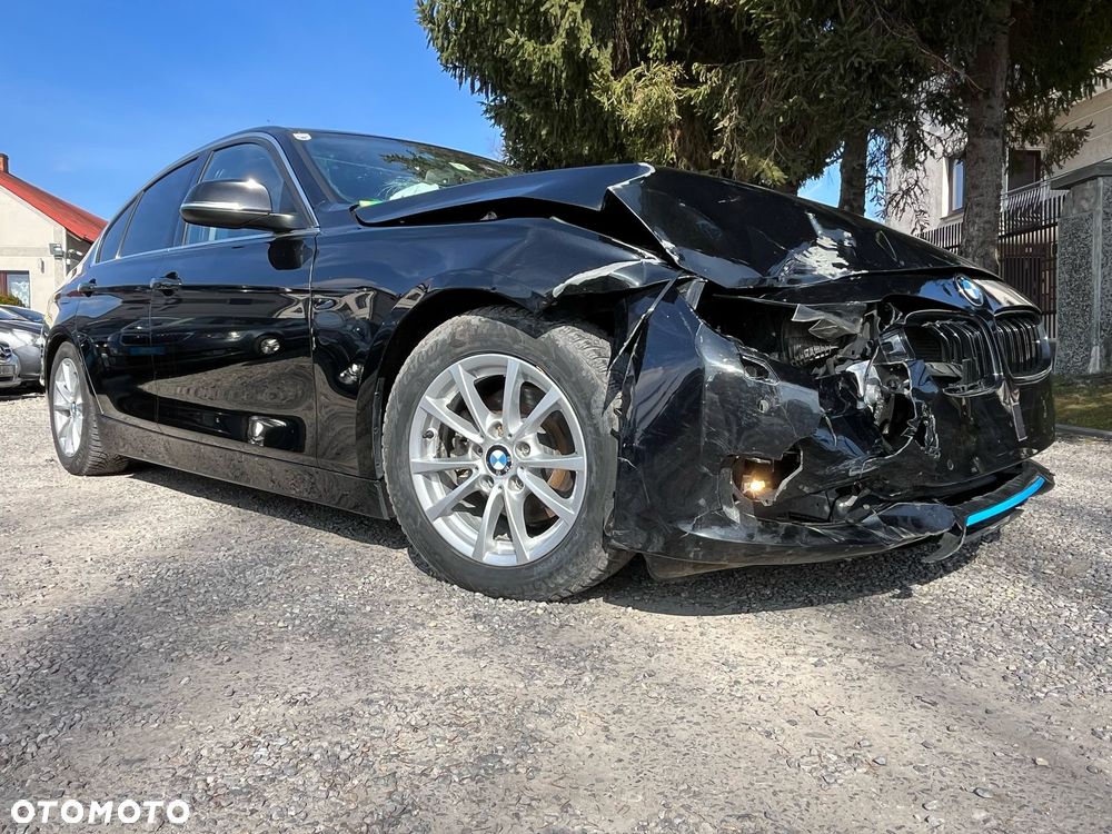 BMW Seria 3 318d xDrive M Sport - 34