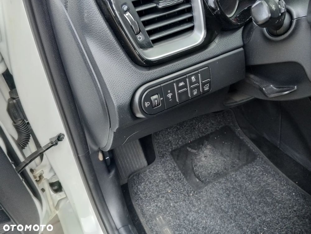 Kia Ceed 1.6 CRDi (48V Mild-Hybrid) DCT7 GT Line - 11