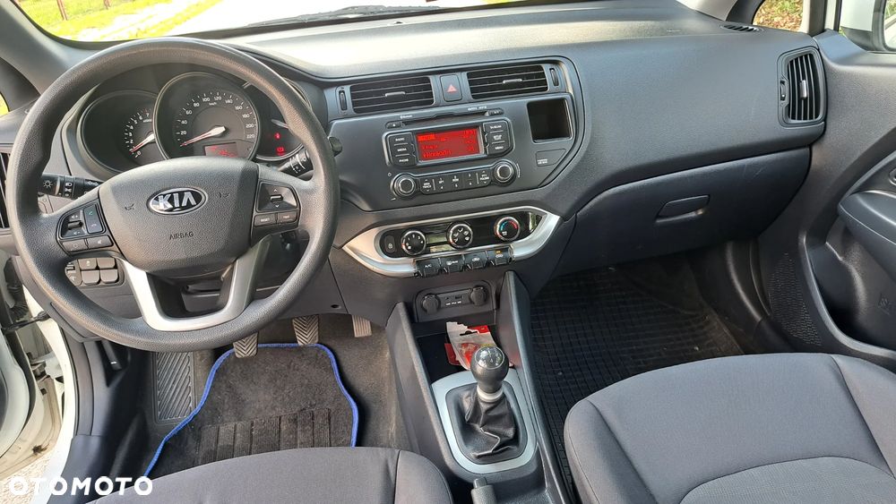 Kia Rio 1.2 L - 22