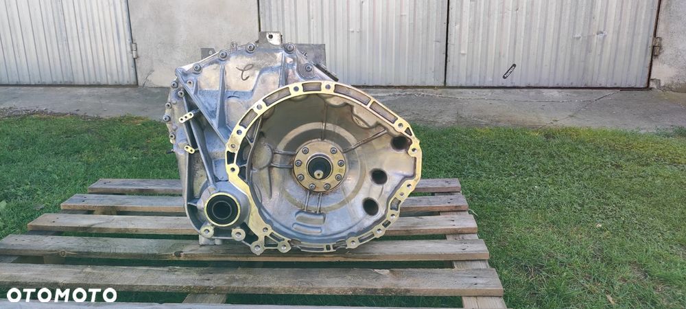 Skrzynia biegów  Chrysler Pacifica Hybrid 2017 Lekko Uszkodzona - 2
