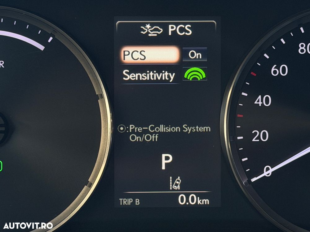 Lexus Seria IS 300h Aut. Luxury - 35