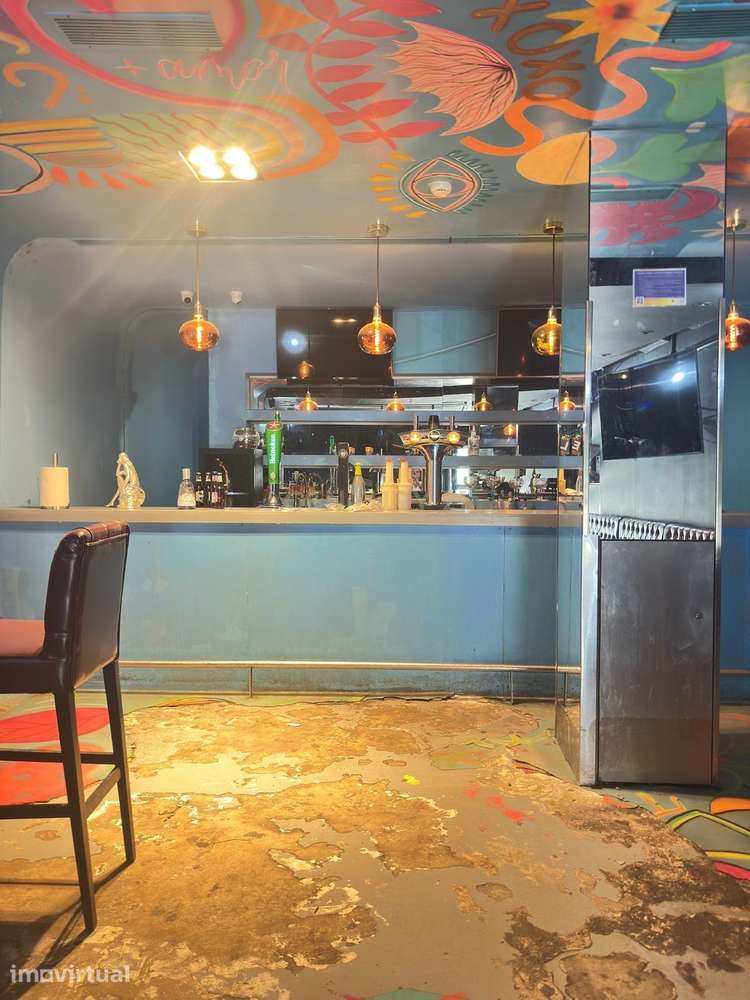 Largo de Santos | Espaço Comercial / Bar / Cafetaria — Sem Trespasse e - Grande imagem: 4/30
