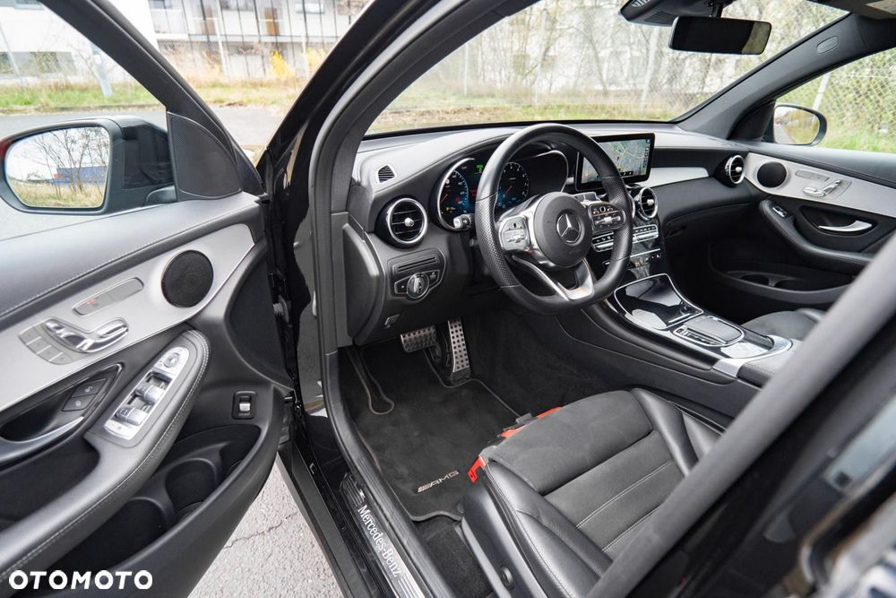 Mercedes-Benz GLC 300 4Matic 9G-TRONIC AMG Line - 10