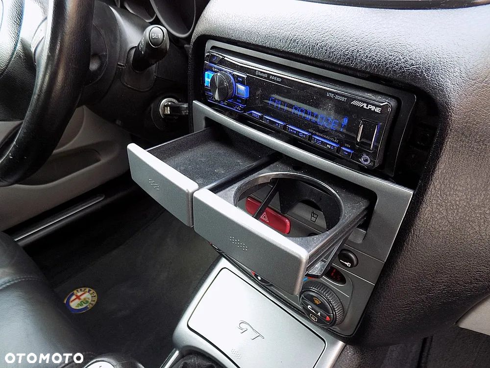 Alfa Romeo GT 1.9 JTD M-Jet Sportiva - 16