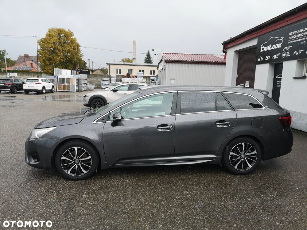 Toyota Avensis 2.0 D-4D Premium - 3