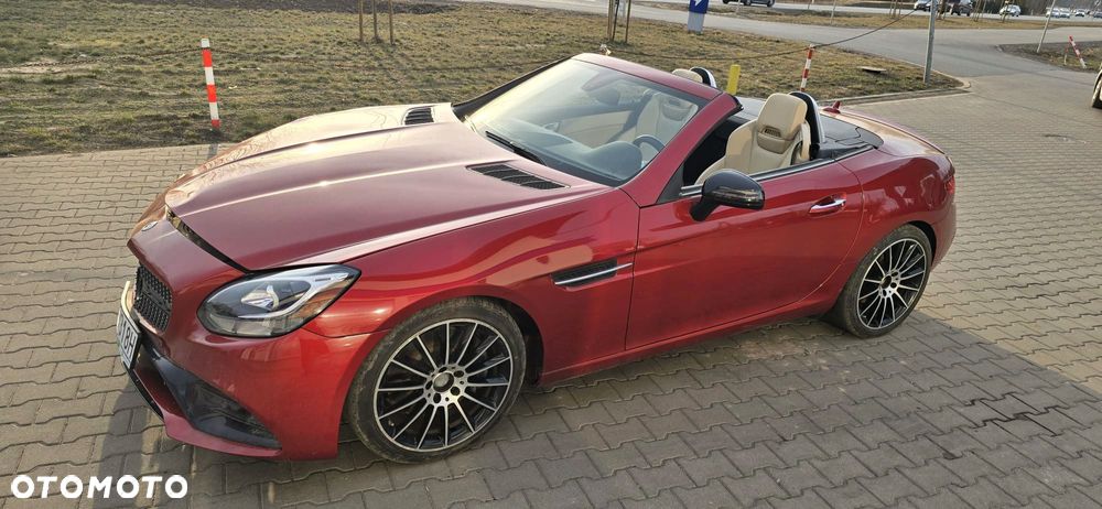 Mercedes-Benz SLC - 1
