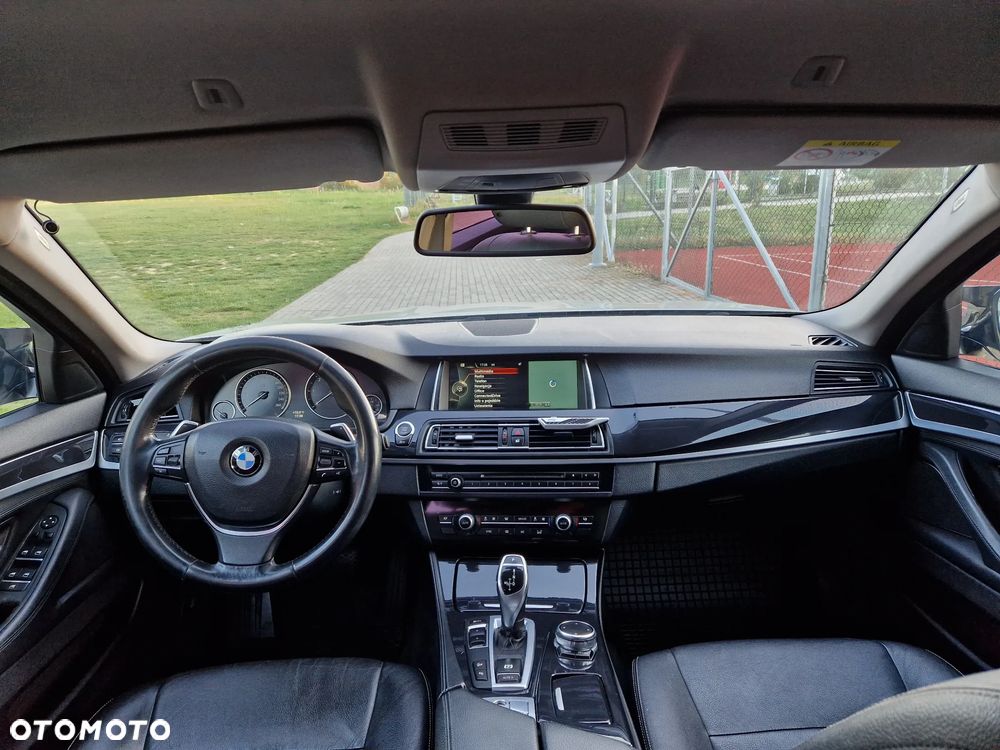 BMW Seria 5 525d xDrive Luxury Line - 15