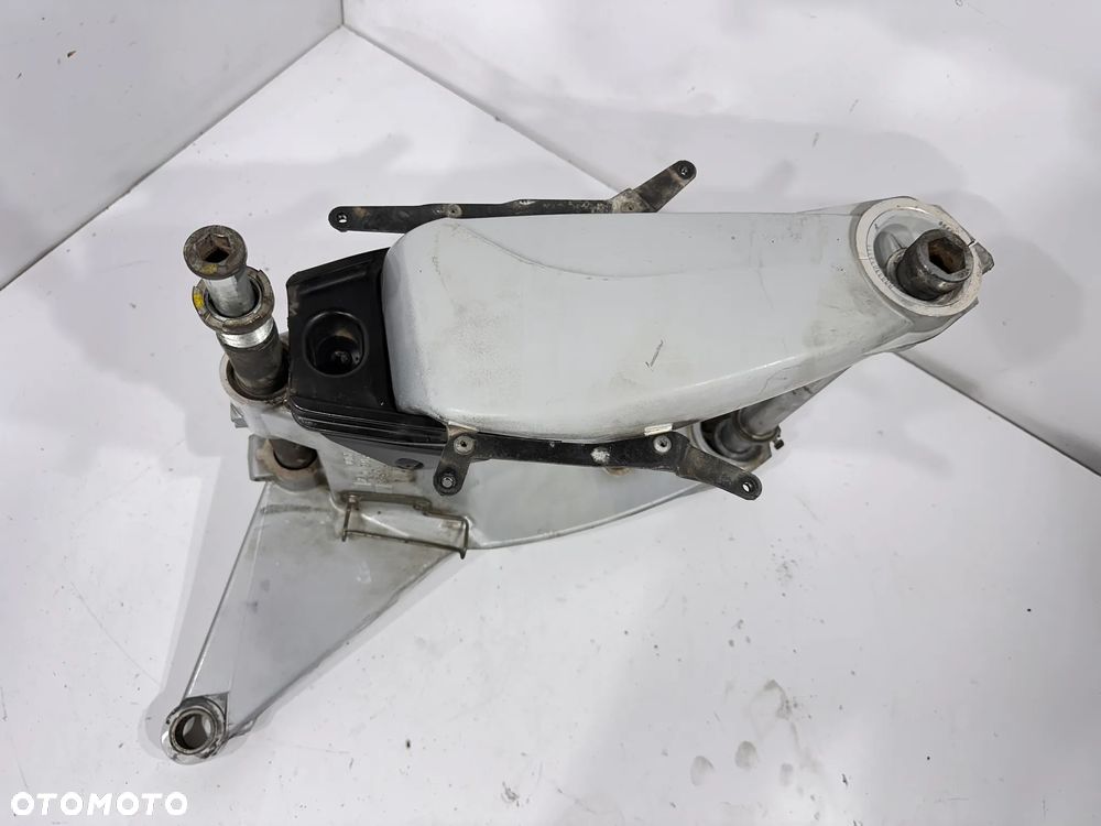 Wahacz Gilera GP 800 - 7