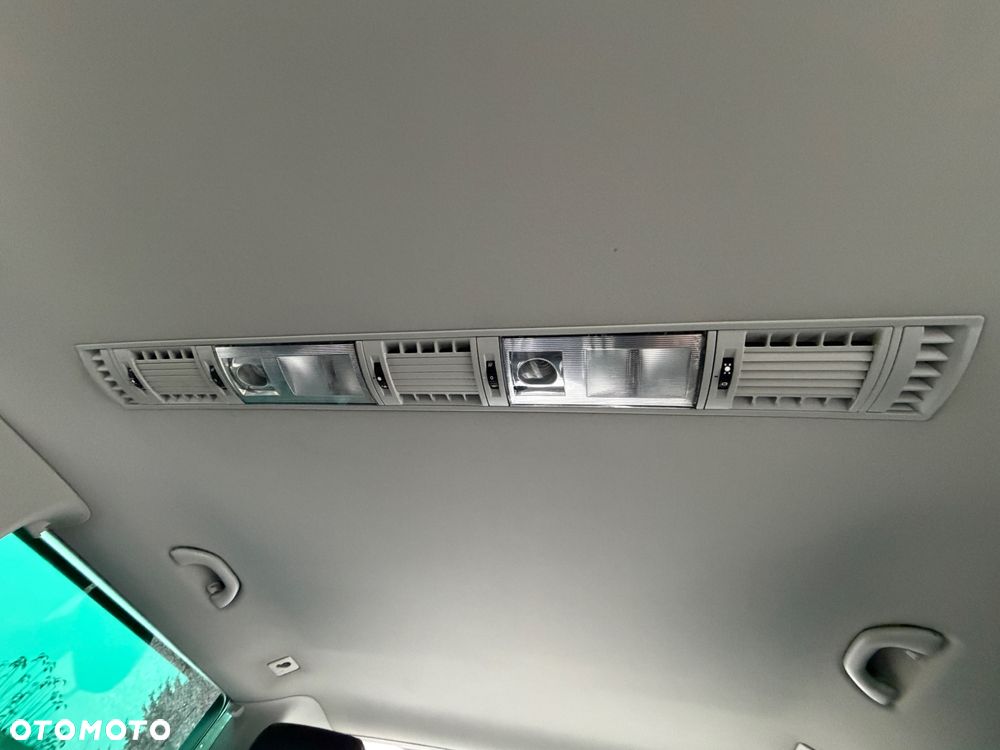 Volkswagen Multivan - 18