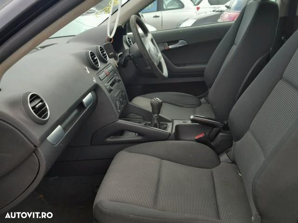 Dezmembrez Audi A3 8P 2.0TDI 2004