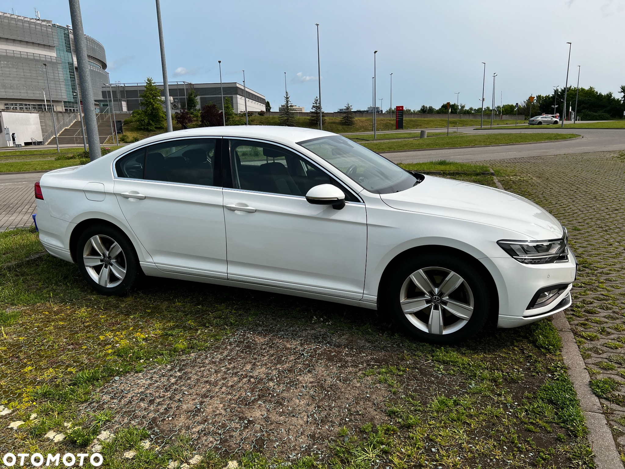 Volkswagen Passat 2.0 TSI Business DSG - 2