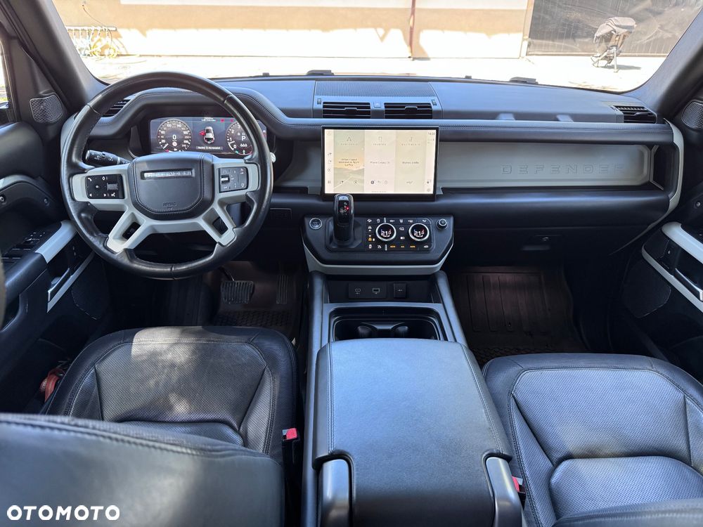 Land Rover Defender 3.0 P400 mHEV X-Dynamic HSE - 18