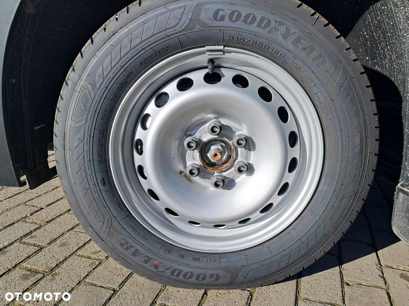 Volkswagen Transporter - 32